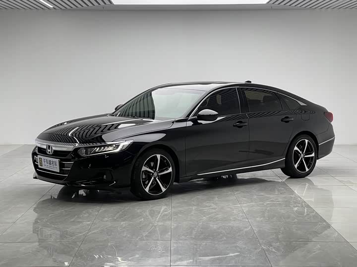 Фото 1 - Honda Accord