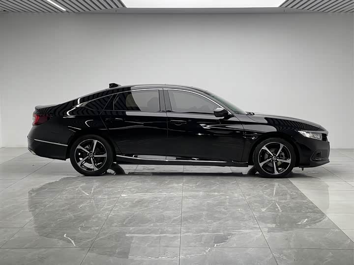 Фото 8 - Honda Accord