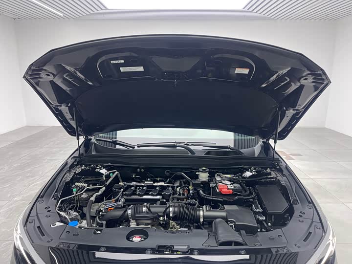 Фото 9 - Honda Accord