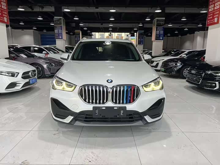 Фото 2 - BMW X1
