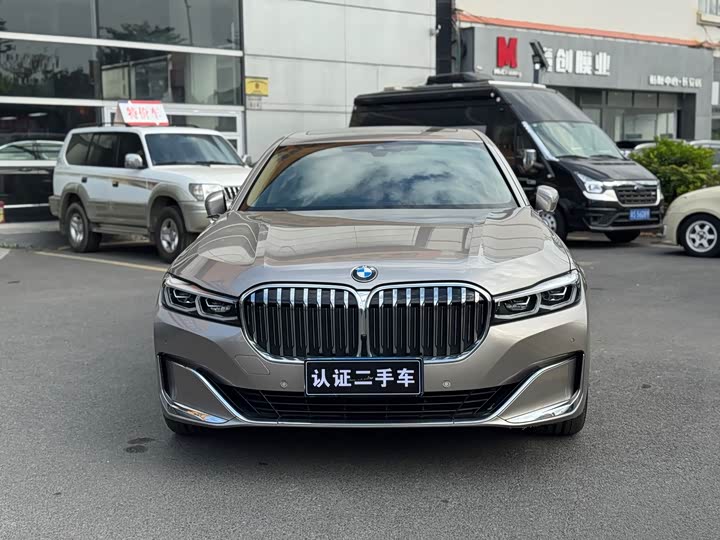 Фото 2 - BMW 7 Series