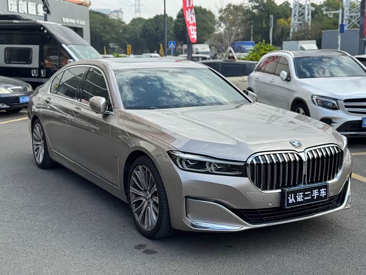 Фото 3 - BMW 7 Series