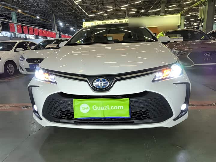 Фото 3 - Toyota Corolla