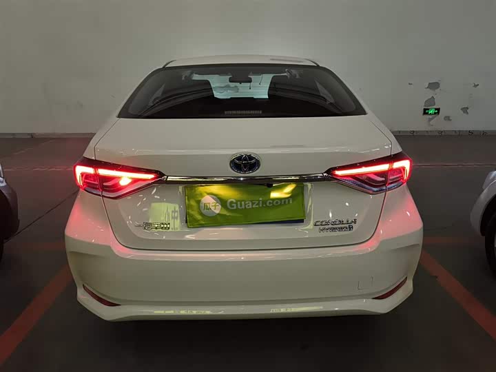 Фото 6 - Toyota Corolla