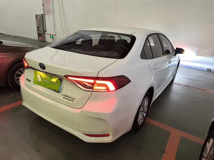 Фото 7 - Toyota Corolla