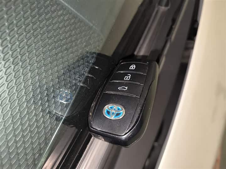 Фото 9 - Toyota Corolla