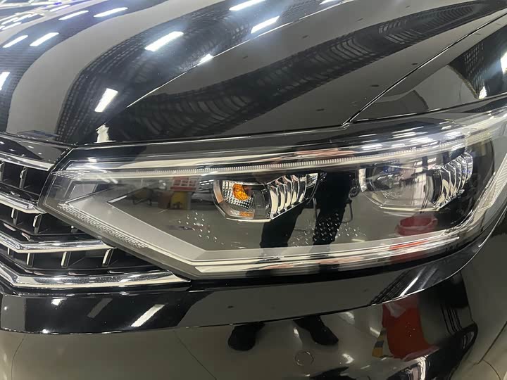 Фото 3 - Volkswagen Magotan