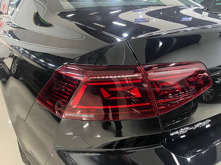 Фото 5 - Volkswagen Magotan