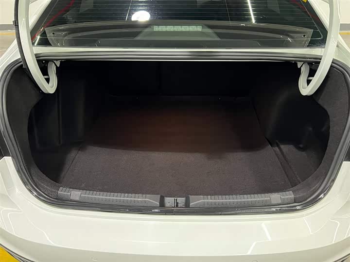 Фото 7 - Volkswagen Lavida