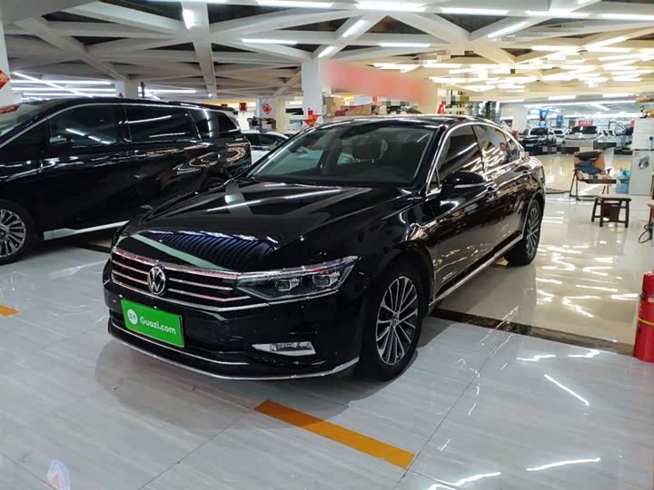 Фото 2 - Volkswagen Magotan