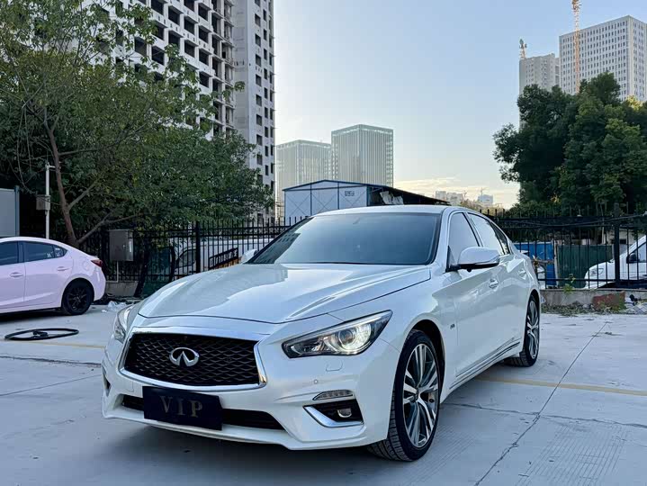 Фото 1 - Infiniti Q50L