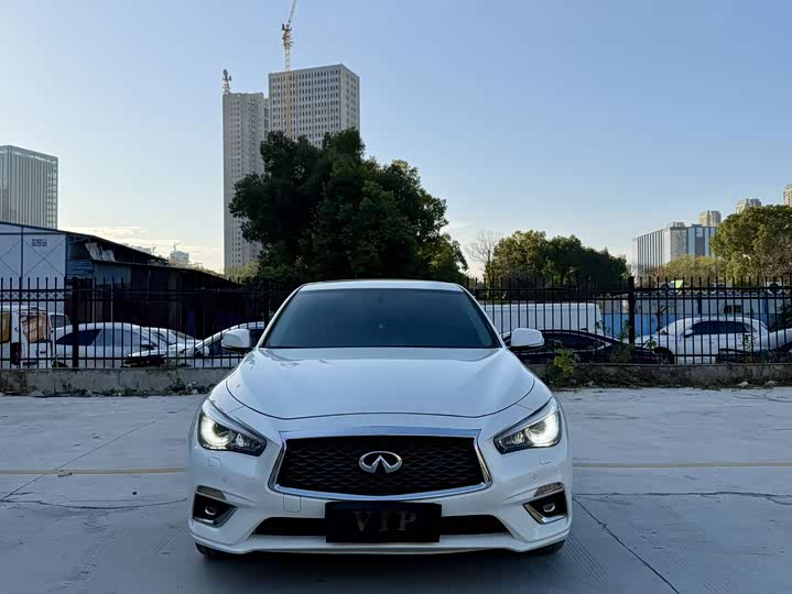 Фото 4 - Infiniti Q50L