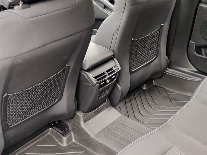 Фото 8 - Ford Mondeo