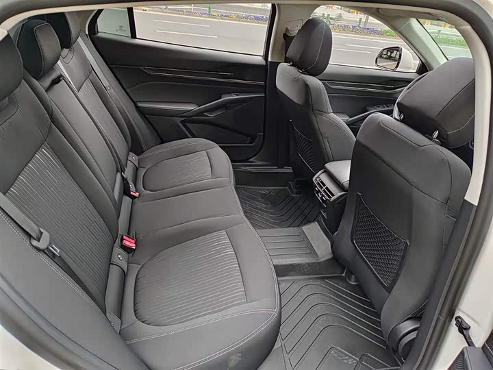 Фото 9 - Ford Mondeo