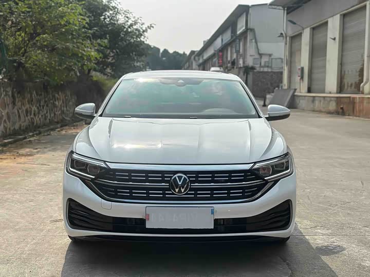 Фото 2 - Volkswagen Sagitar L