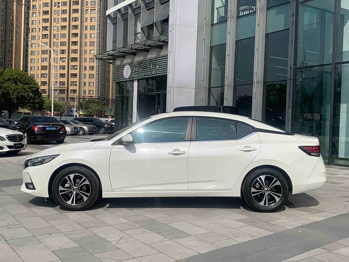 Фото 3 - Nissan Sylphy