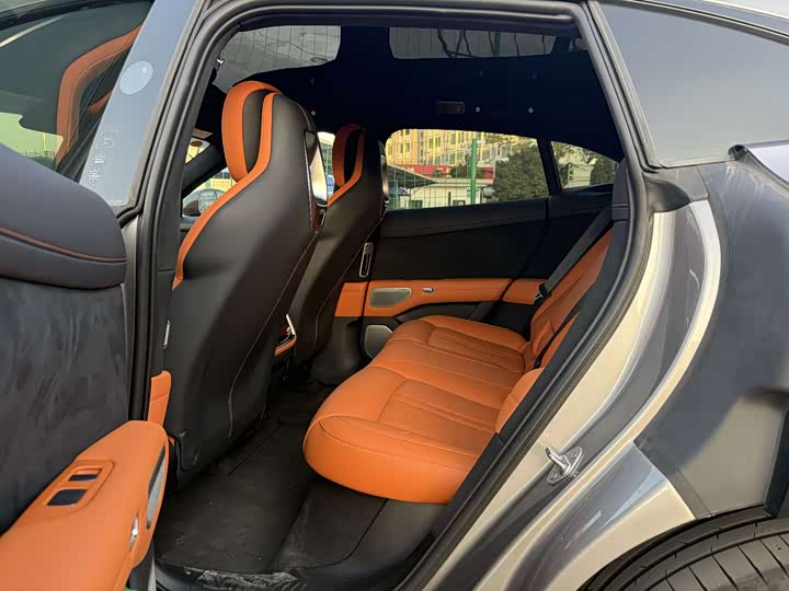 Фото 8 - Xiaomi YU7