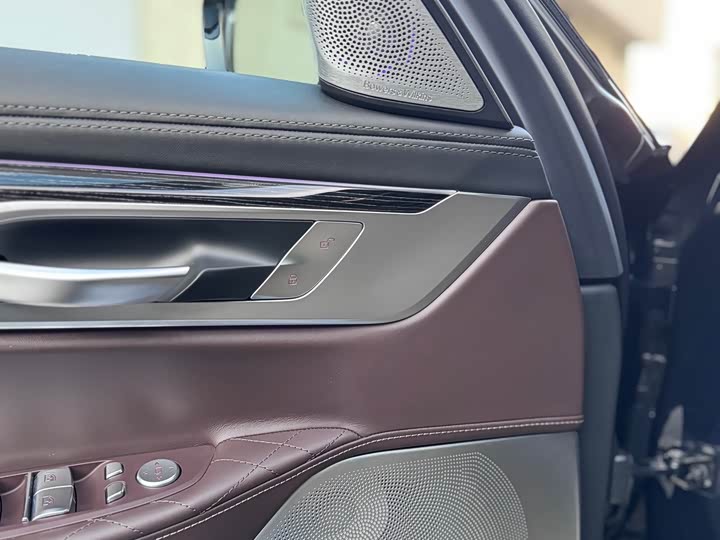 Фото 5 - BMW 7 Series