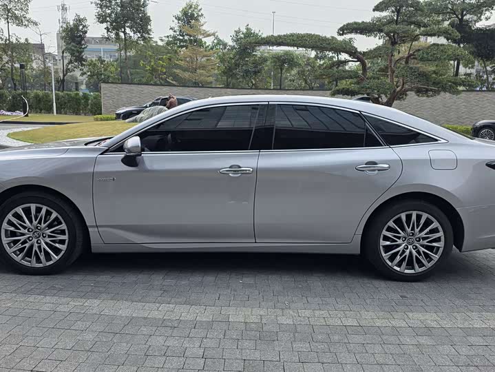 Фото 4 - Toyota Avalon