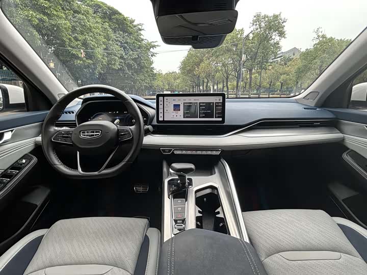 Фото 6 - Geely Preface