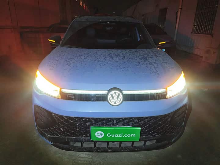 Фото 3 - Volkswagen Tiguan L Pro