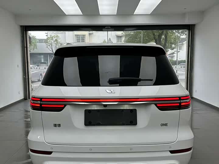 Фото 8 - LiXiang One