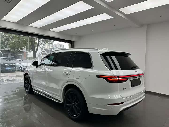 Фото 9 - LiXiang One