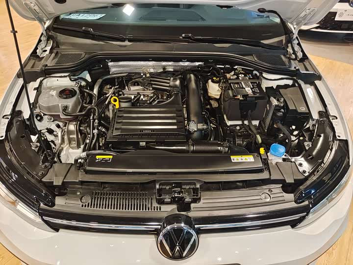 Фото 6 - Volkswagen Golf