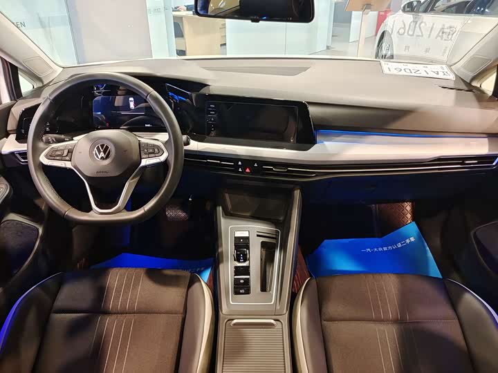 Фото 7 - Volkswagen Golf