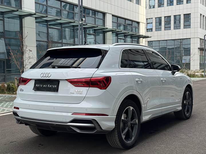 Фото 8 - Audi Q3