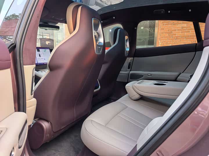 Фото 7 - Xiaomi YU7