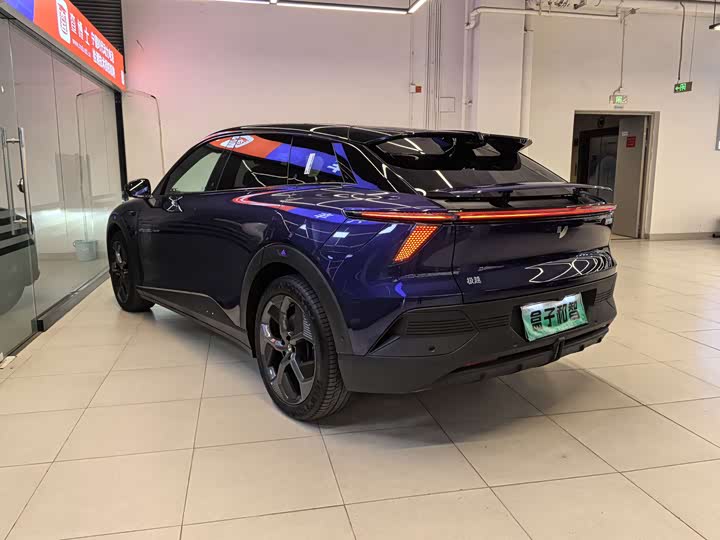 Фото 7 - Geely Jiyue 01