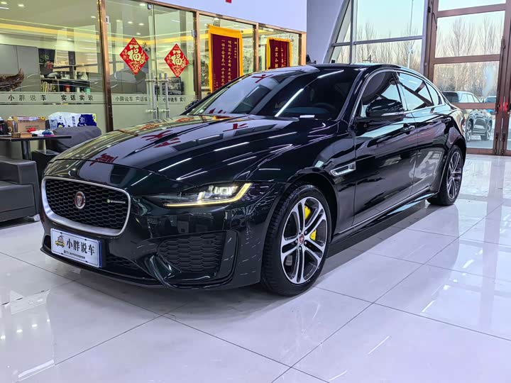 Фото 1 - Jaguar XE L