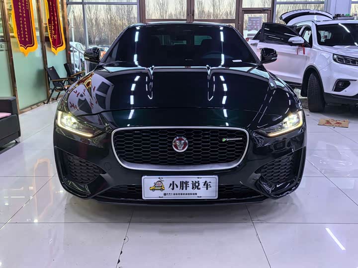 Фото 2 - Jaguar XE L