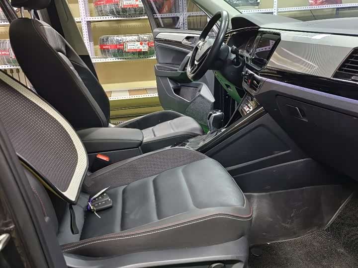 Фото 9 - Volkswagen Tayron