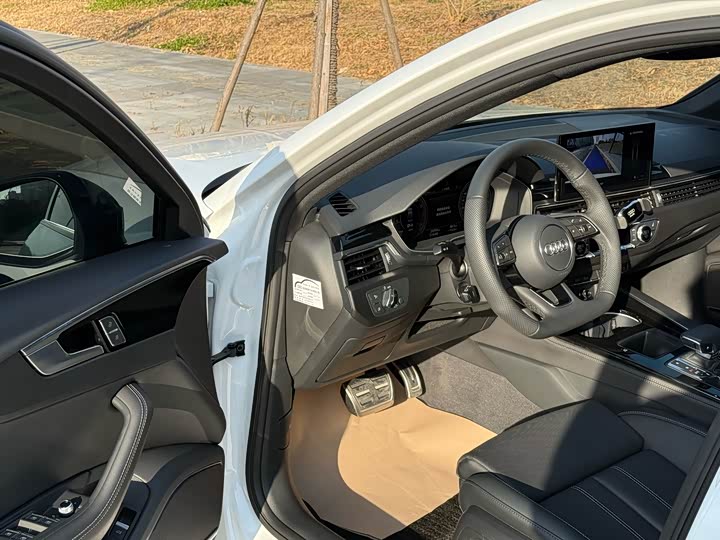 Фото 5 - Audi A4L