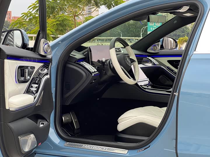 Фото 4 - Mercedes-Benz Maybach S-Class