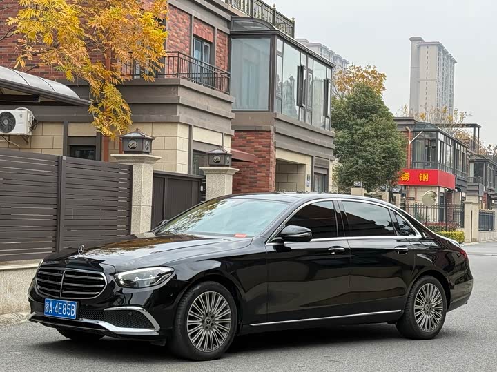 Фото 4 - Mercedes-Benz E-Class