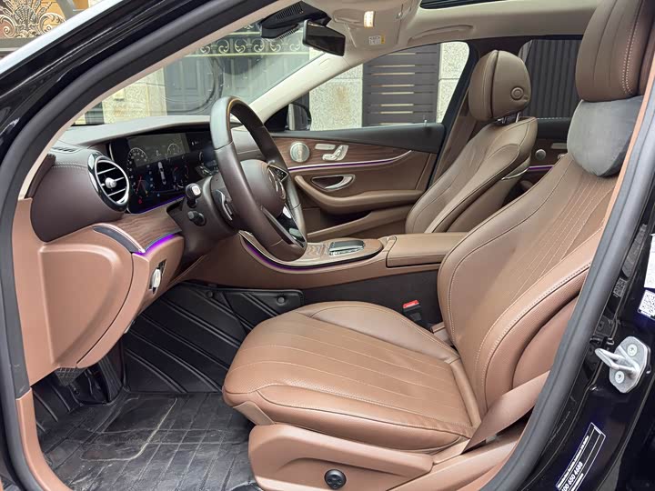 Фото 6 - Mercedes-Benz E-Class