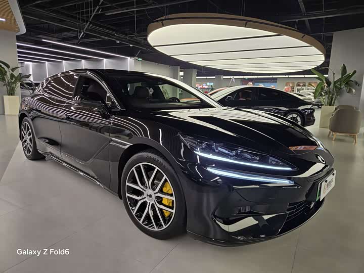 Фото 3 - Denza Z9GT