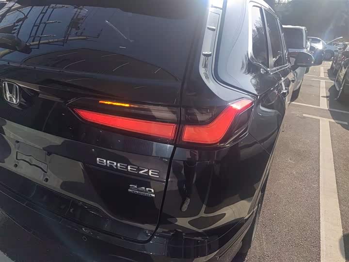 Фото 8 - Honda Breeze