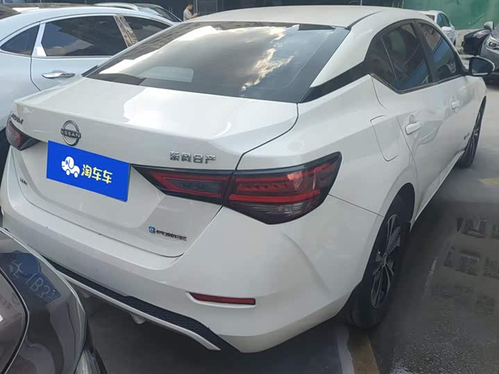 Фото 3 - Nissan Sylphy