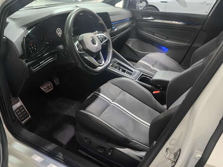 Фото 4 - Volkswagen Golf