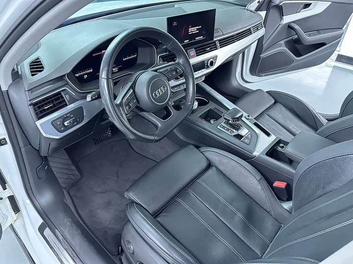 Фото 5 - Audi A4L