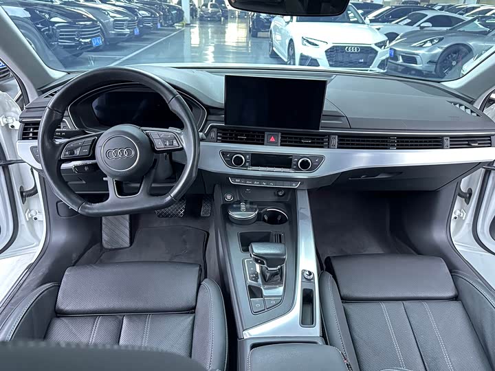 Фото 6 - Audi A4L