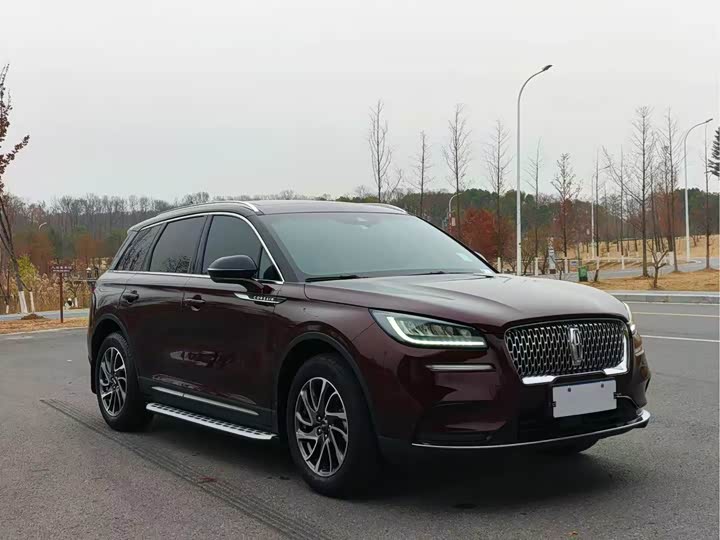 Фото 3 - Lincoln Corsair