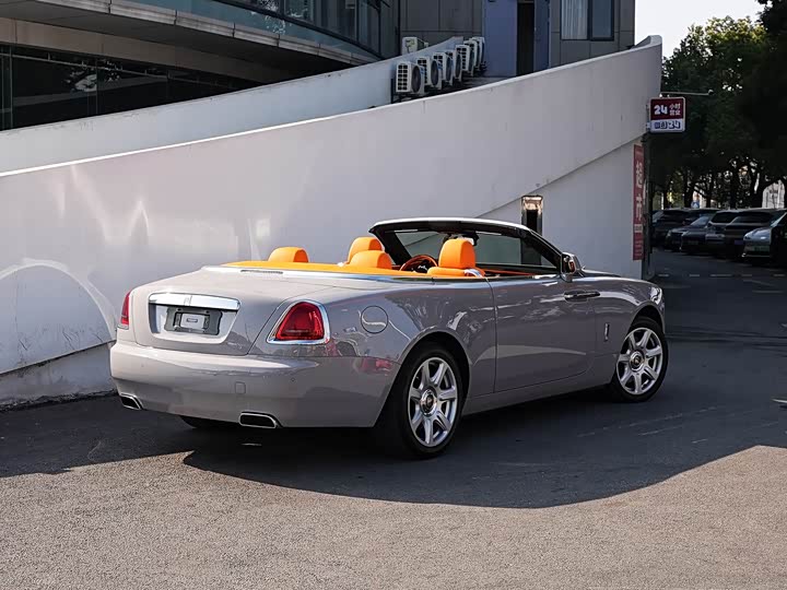 Фото 4 - Rolls-Royce Dawn