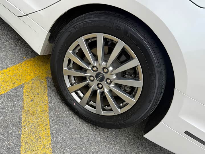 Фото 6 - Lincoln MKZ