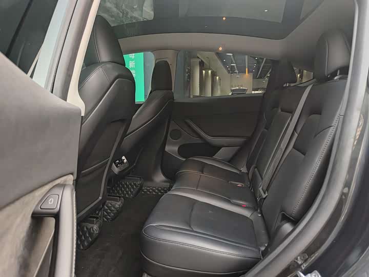 Фото 8 - Tesla Model Y