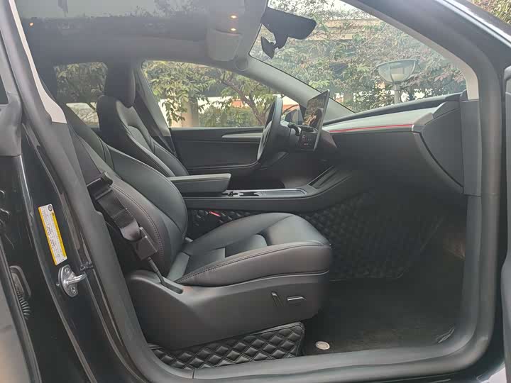 Фото 9 - Tesla Model Y